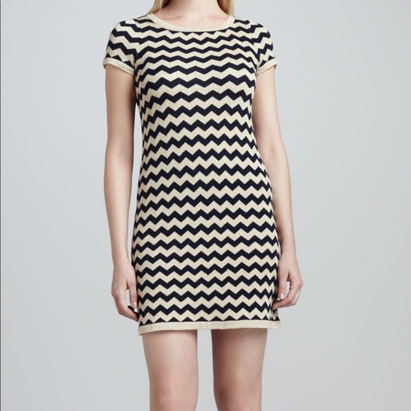Lilly Pulitzer Dresses & Skirts - Lilly Pulitzer Short Sleeve Metallic Zig Zag Wool Dress
